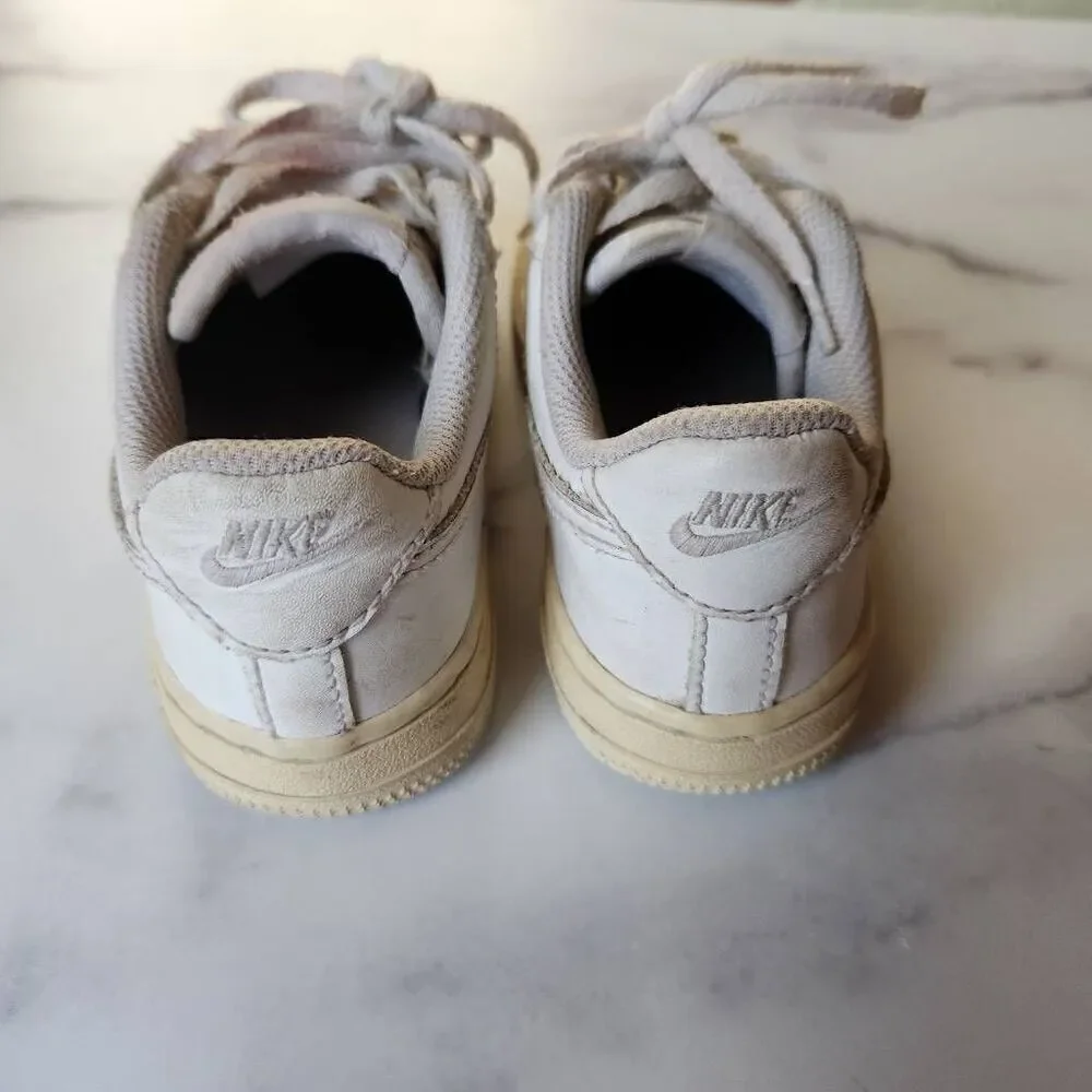 Nike kids unisex white cream sneakers size 11 play shoes - Picture 5 of 7